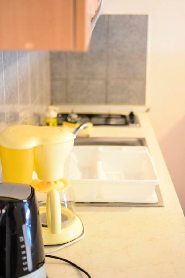 Apartmani Prvi Red Do Mora Pag Town Kültér fotó