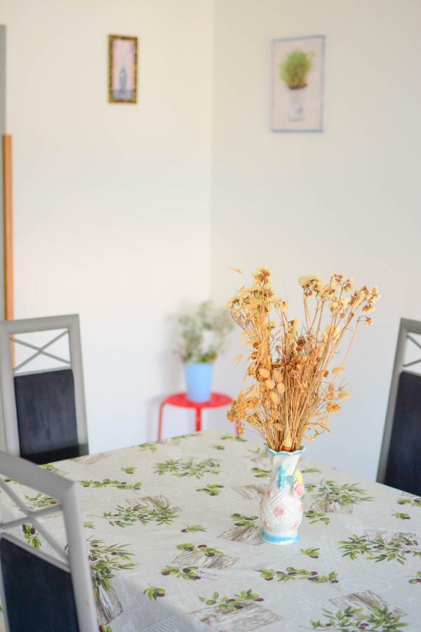 Apartmani Prvi Red Do Mora Pag Town Kültér fotó