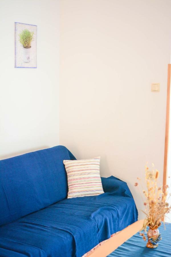 Apartmani Prvi Red Do Mora Pag Town Kültér fotó